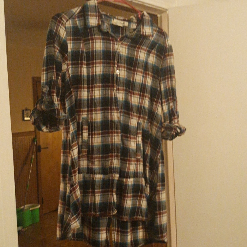 Simply noelle shirt
